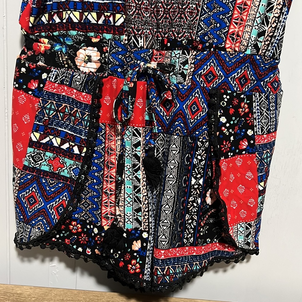 Floral Pattern Romper - Picture 2 of 3